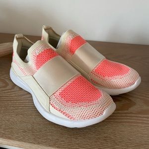 APL TechLoom Bliss Slip On Sneaker, size 6